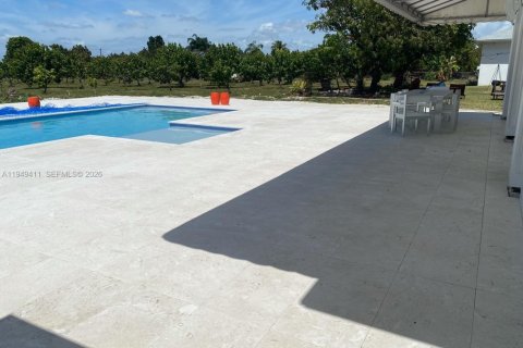 House in Homestead, Florida 6 bedrooms, 371.05 sq.m. № 2009230 - photo 14