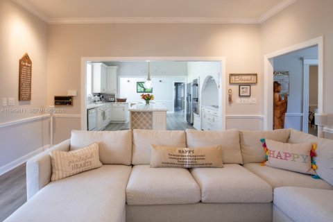 House in Homestead, Florida 6 bedrooms, 371.05 sq.m. № 2009230 - photo 5