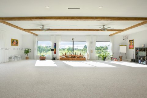 House in Homestead, Florida 6 bedrooms, 371.05 sq.m. № 2009230 - photo 24