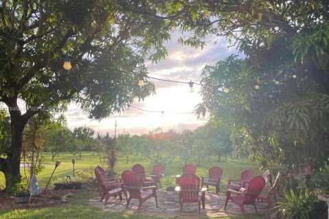 House in Homestead, Florida 6 bedrooms, 371.05 sq.m. № 2009230 - photo 3