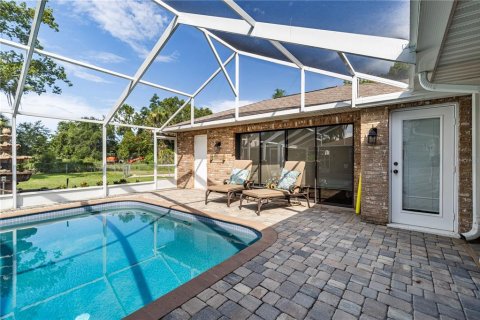 House in Tavares, Florida 4 bedrooms, 280.56 sq.m. № 2203664 - photo 21