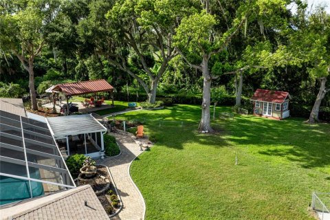 House in Tavares, Florida 4 bedrooms, 280.56 sq.m. № 2203664 - photo 25