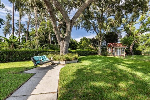 House in Tavares, Florida 4 bedrooms, 280.56 sq.m. № 2203664 - photo 27