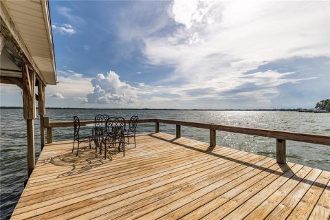 House in Tavares, Florida 4 bedrooms, 280.56 sq.m. № 2203664 - photo 9