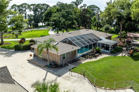 House in Tavares, Florida 4 bedrooms, 280.56 sq.m. № 2203664 - photo 5