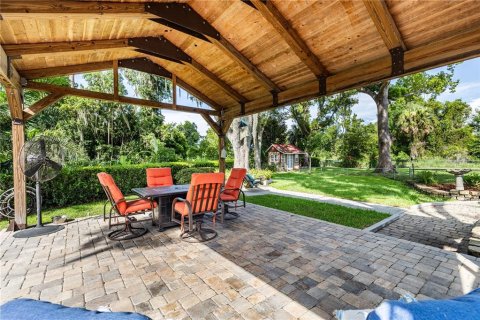 House in Tavares, Florida 4 bedrooms, 280.56 sq.m. № 2203664 - photo 28