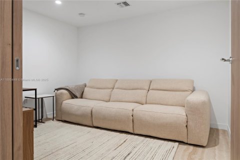 Condo in Bay Harbor Islands, Florida, 3 bedrooms  № 2014126 - photo 14