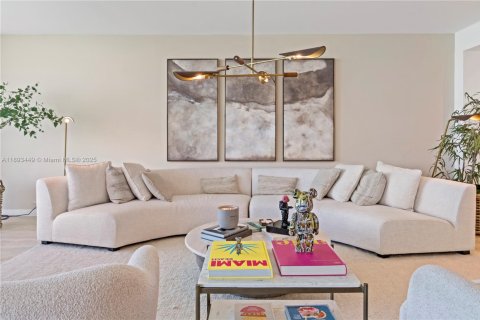 Condo in Bay Harbor Islands, Florida, 3 bedrooms  № 2014126 - photo 12