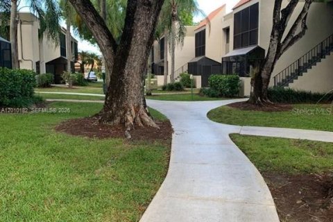 Condo in Miami, Florida, 1 bedroom  № 2073508 - photo 2