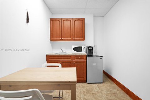Immobilier commercial à vendre à North Miami, Floride № 2059832 - photo 24
