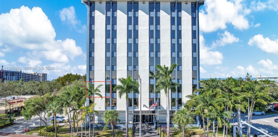 Immobilier commercial à North Miami, Floride № 2059832