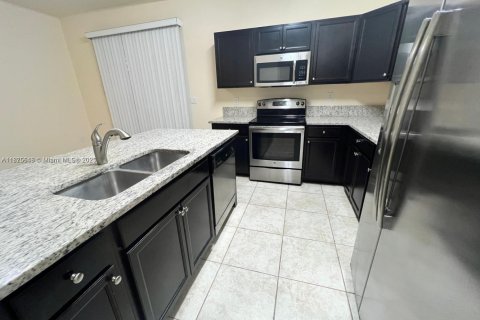 Casa en alquiler en Homestead, Florida, 3 dormitorios, 126.81 m2 № 1924390 - foto 8