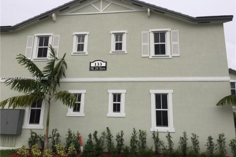 Casa en alquiler en Homestead, Florida, 3 dormitorios, 126.81 m2 № 1924390 - foto 2