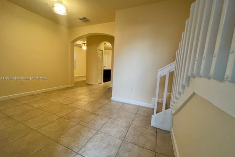 Casa en alquiler en Homestead, Florida, 3 dormitorios, 126.81 m2 № 1924390 - foto 4