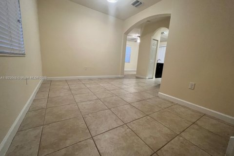 Casa en alquiler en Homestead, Florida, 3 dormitorios, 126.81 m2 № 1924390 - foto 7
