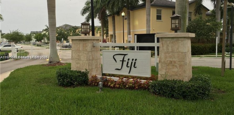 Casa en Homestead, Florida 3 dormitorios, 126.81 m2 № 1924390