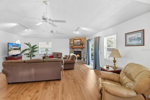Casa en venta en Crystal River, Florida, 3 dormitorios, 195.19 m2 № 1905264 - foto 10