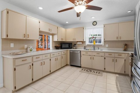 Casa en venta en Crystal River, Florida, 3 dormitorios, 195.19 m2 № 1905264 - foto 13