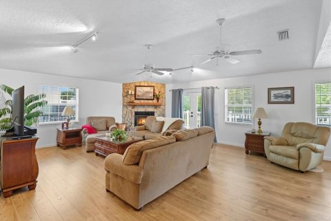 Casa en venta en Crystal River, Florida, 3 dormitorios, 195.19 m2 № 1905264 - foto 9