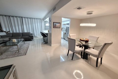 Снять в аренду кондоминиум в Авентура, Флорида 3 спальни, 170.01м2, № 2004716 - фото 3