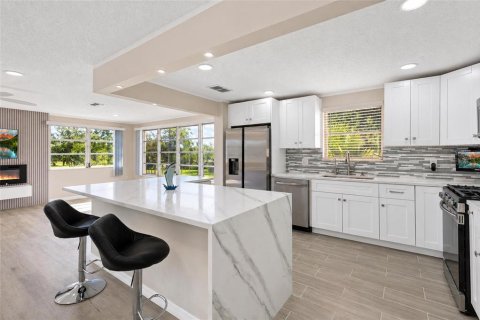 Condominio en venta en Saint Petersburg, Florida, 2 dormitorios, 126.81 m2 № 2234587 - foto 2