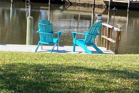 House in Crystal River, Florida 2 bedrooms, 147.16 sq.m. № 1536694 - photo 15