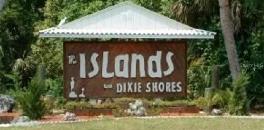 House in Crystal River, Florida 2 bedrooms, 147.16 sq.m. № 1536694