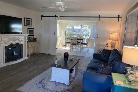 House in Crystal River, Florida 2 bedrooms, 147.16 sq.m. № 1536694 - photo 12