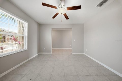 House in Sun City Center, Florida 4 bedrooms, 244.8 sq.m. № 2217775 - photo 13