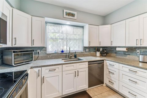 Villa ou maison à vendre à Saint Petersburg, Floride: 3 chambres, 135.82 m2 № 1856058 - photo 28