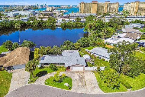 Villa ou maison à vendre à Saint Petersburg, Floride: 3 chambres, 135.82 m2 № 1856058 - photo 1