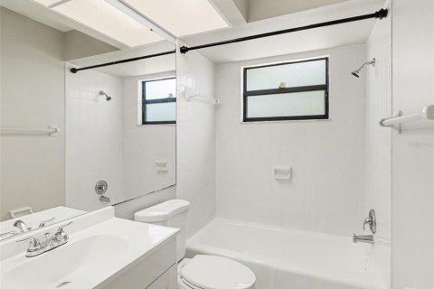 Casa en venta en Sarasota, Florida, 3 dormitorios, 138.24 m2 № 2107429 - foto 15