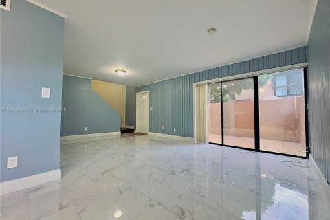 Touwnhouse à vendre à Palmetto Bay, Floride: 2 chambres, 102.19 m2 № 1956158 - photo 3