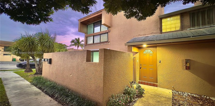 Touwnhouse à Palmetto Bay, Floride 2 chambres, 102.19 m2 № 1956158