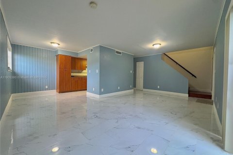 Touwnhouse à vendre à Palmetto Bay, Floride: 2 chambres, 102.19 m2 № 1956158 - photo 2