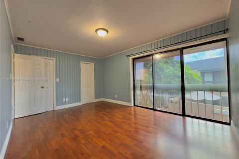 Touwnhouse à vendre à Palmetto Bay, Floride: 2 chambres, 102.19 m2 № 1956158 - photo 9