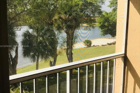 Copropriété à louer à Miami, Floride: 2 chambres, 101.54 m2 № 2046039 - photo 6