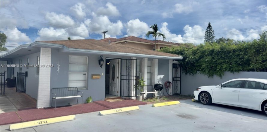 Villa ou maison à Miami, Floride 2 chambres, 92.9 m2 № 1768623