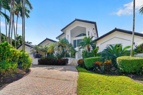 House in Coral Gables, Florida 4 bedrooms, 311.13 sq.m. № 2429897