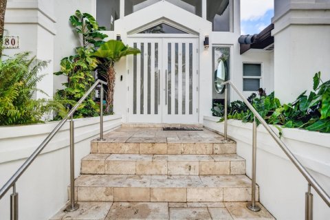 House in Coral Gables, Florida 4 bedrooms, 311.13 sq.m. № 2429897 - photo 11