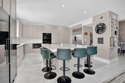 House in Coral Gables, Florida 4 bedrooms, 311.13 sq.m. № 2429897 - photo 28