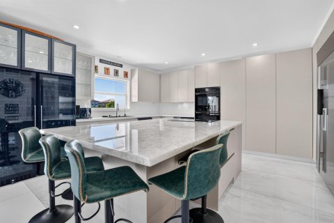 House in Coral Gables, Florida 4 bedrooms, 311.13 sq.m. № 2429897 - photo 26