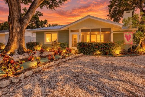 Villa ou maison à vendre à Bradenton, Floride: 2 chambres, 104.7 m2 № 2427542 - photo 2