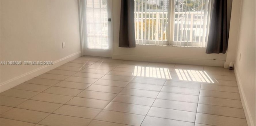 Apartamento en Miami Beach, Florida 1 dormitorio, 67.82 m2 № 2054834