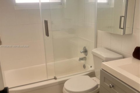 Apartamento en alquiler en Miami Beach, Florida, 1 dormitorio, 67.82 m2 № 2054834 - foto 12