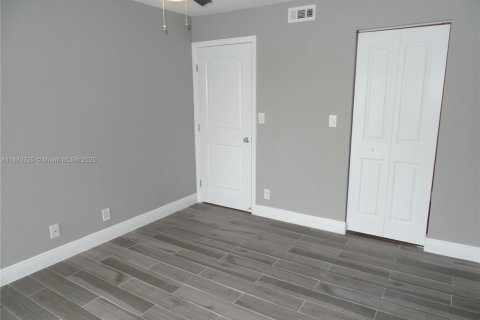 Copropriété à louer à Tamarac, Floride: 2 chambres, 95.69 m2 № 1939149 - photo 12
