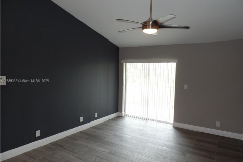 Copropriété à louer à Tamarac, Floride: 2 chambres, 95.69 m2 № 1939149 - photo 8