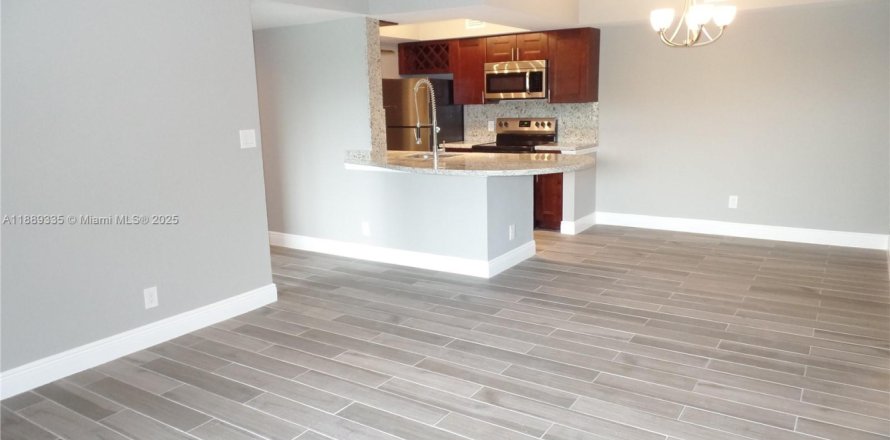 Condo à Tamarac, Floride, 2 chambres  № 1939149