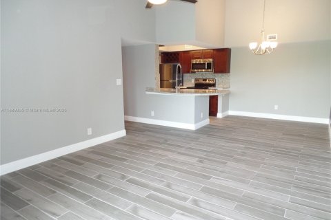 Copropriété à louer à Tamarac, Floride: 2 chambres, 95.69 m2 № 1939149 - photo 6