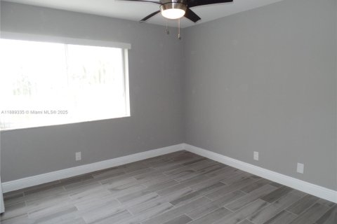 Copropriété à louer à Tamarac, Floride: 2 chambres, 95.69 m2 № 1939149 - photo 11
